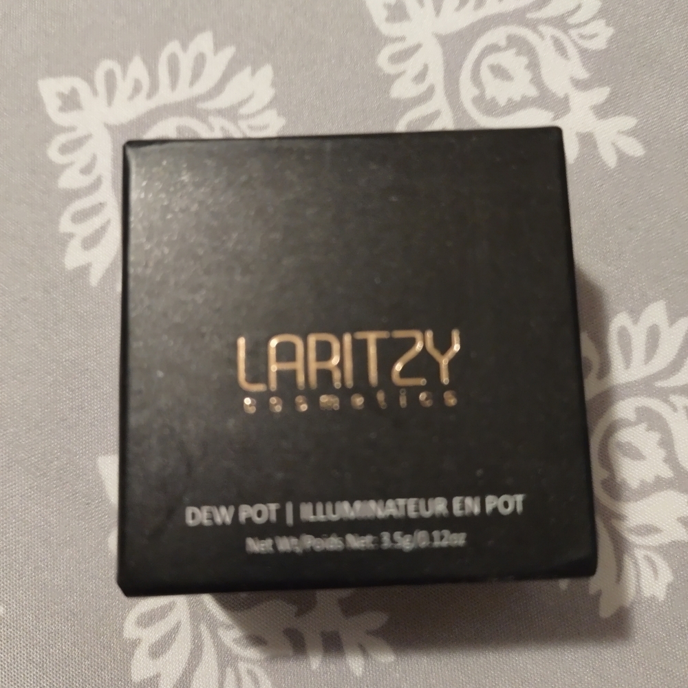 Laritzy dew pot